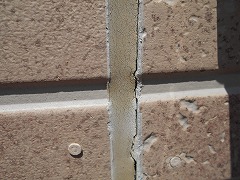 H29.2月幸手市N様邸外壁塗装・屋根塗装施工前外壁目地剥離