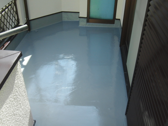 ベランダ防水の種類って 種類別メリット デメリットについて 埼玉の外壁塗装ならマルキペイント ベランダ防水の種類って 種類別メリット デメリットについて 埼玉の外壁塗装ならマルキペイント