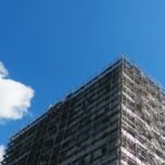 「自社ビルの大規模修繕とは？実施時期・費用・進め方まとめ」サムネイル