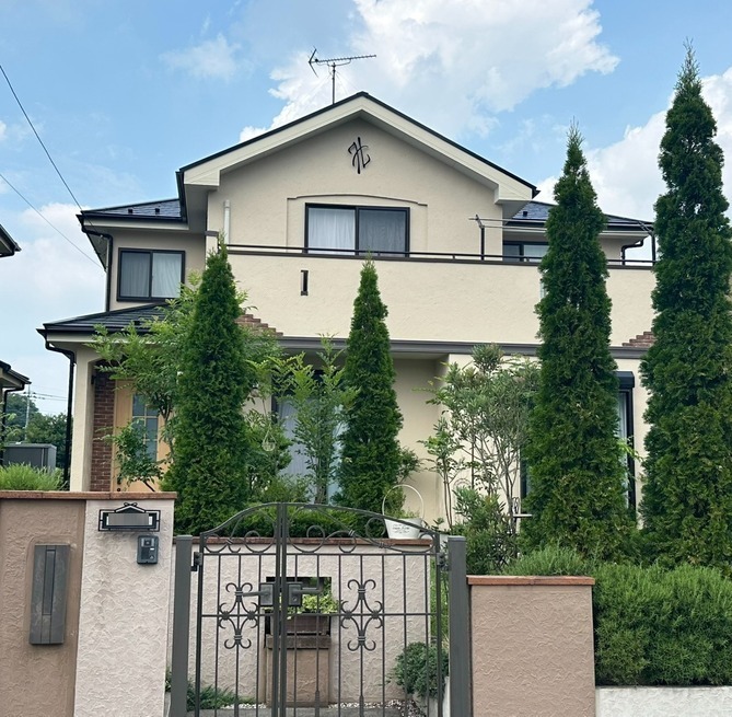 埼玉県坂戸市F様邸　外壁：アレスシルクウォール　屋根：サンフロンルーフ